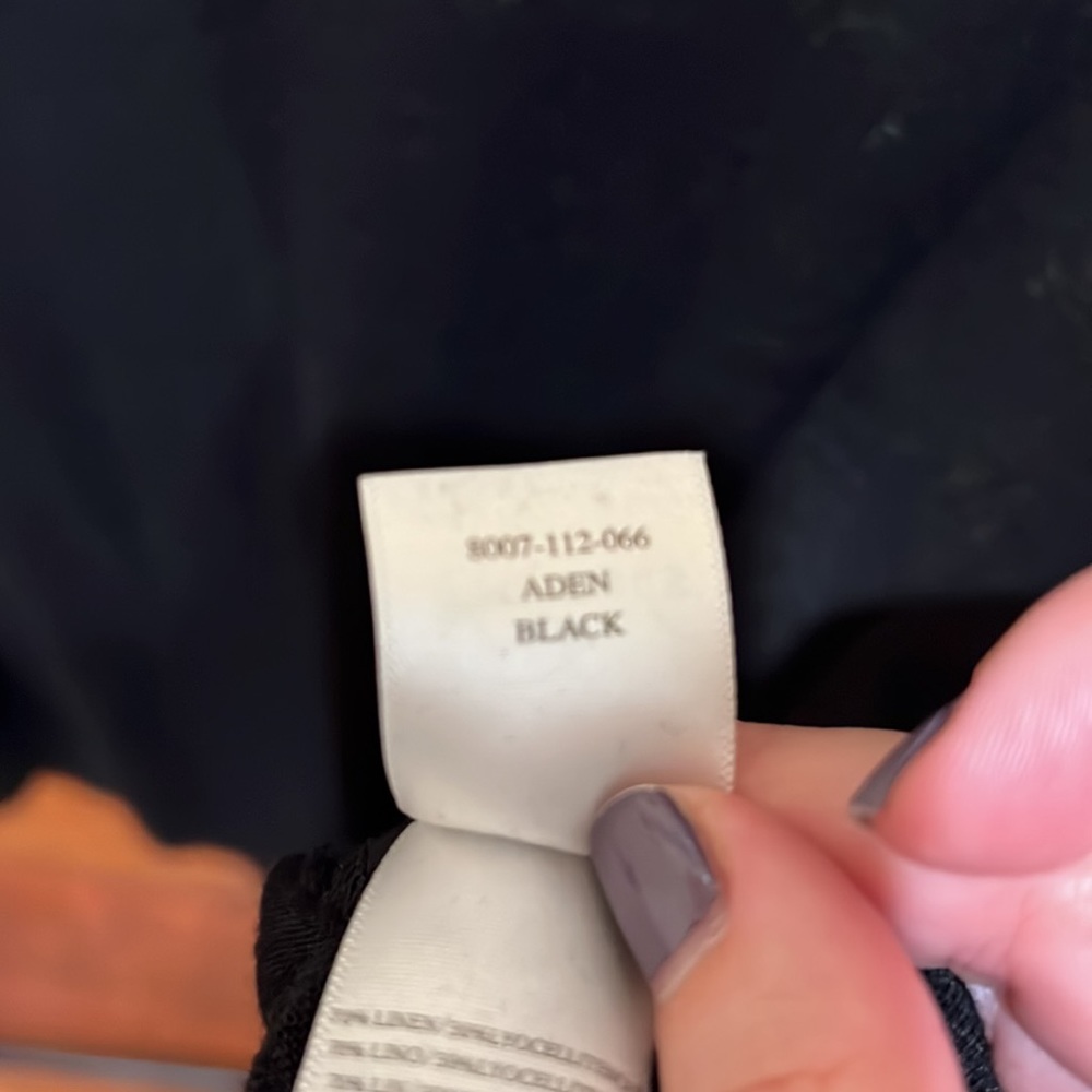 Rails V Neck Boxy Tee. Size Small. Like New. Worn… - image 5